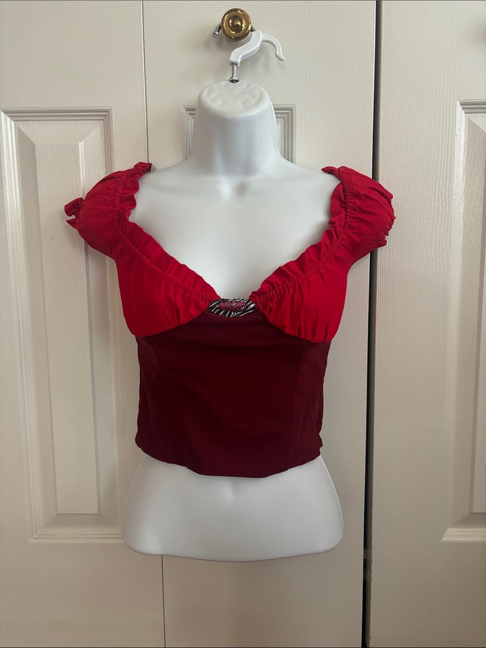OMIGHTY red burgundy puff sleeve sweetheart neckline top small